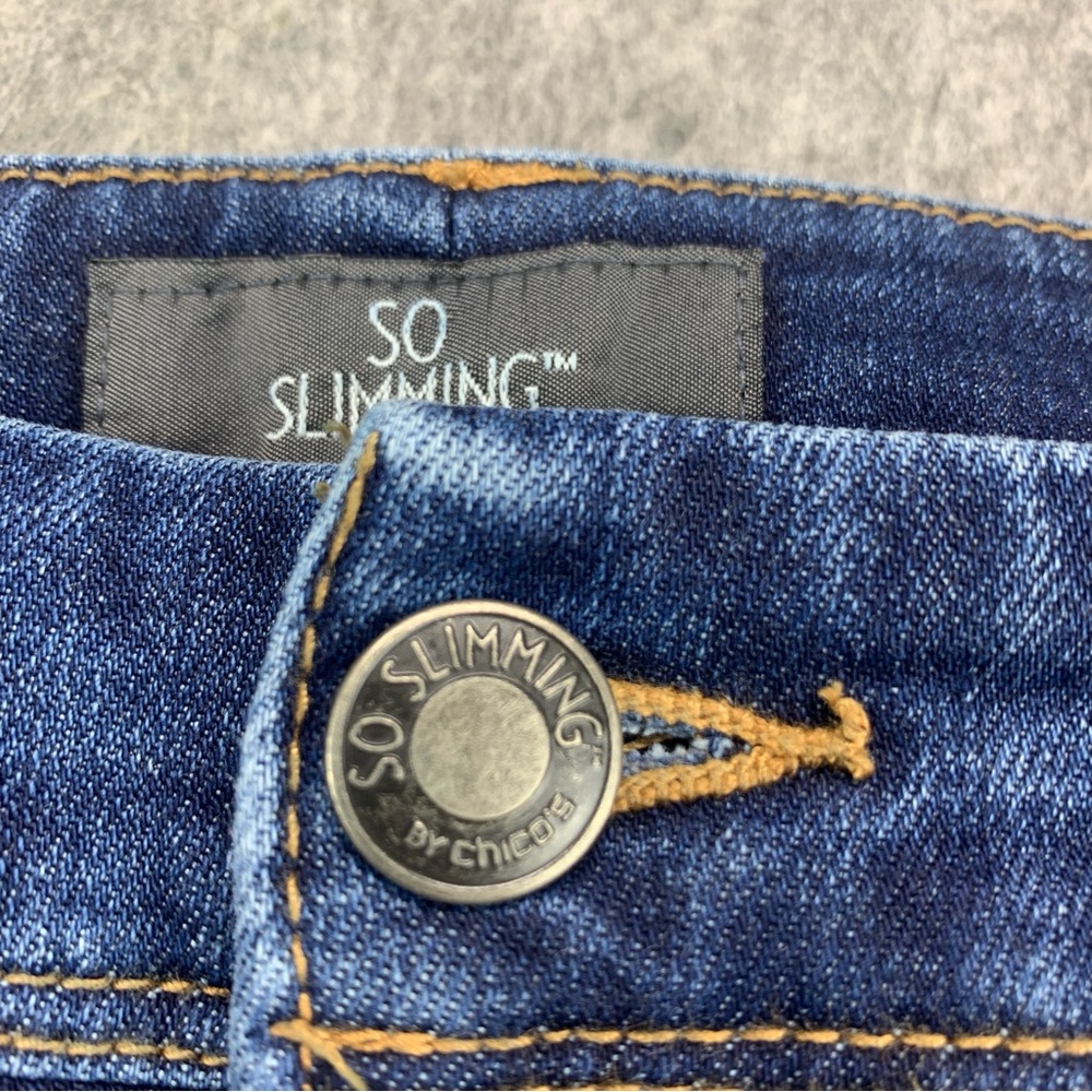 Chicos So Slimming Slim Crop Leg Jeans Women's Medium Wash Denim - Size 6 (0.5) - Picture 7 of 14